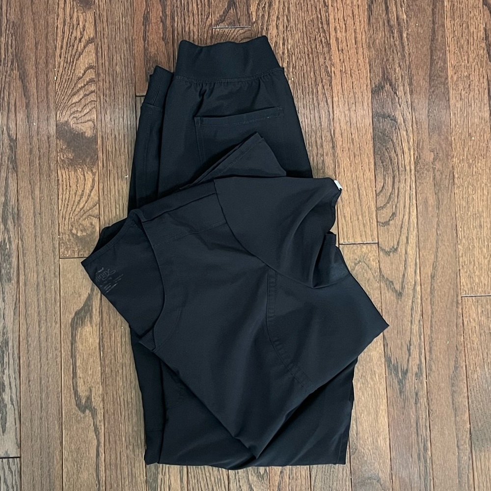 Cherokee Infinity Scrub Set